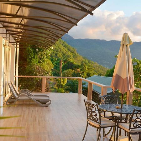 Sunset Bay Apartment Glacis エクステリア 写真