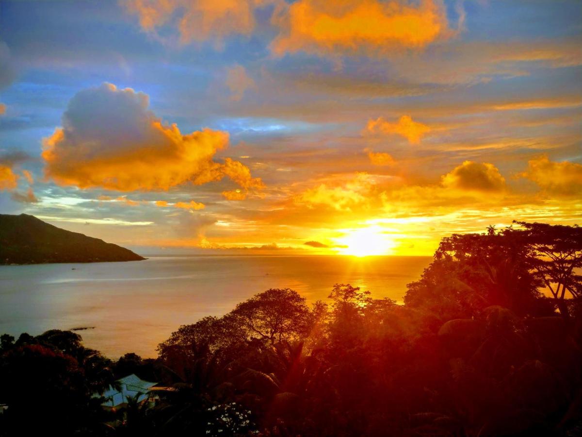 Sunset Bay Apartment Glacis エクステリア 写真